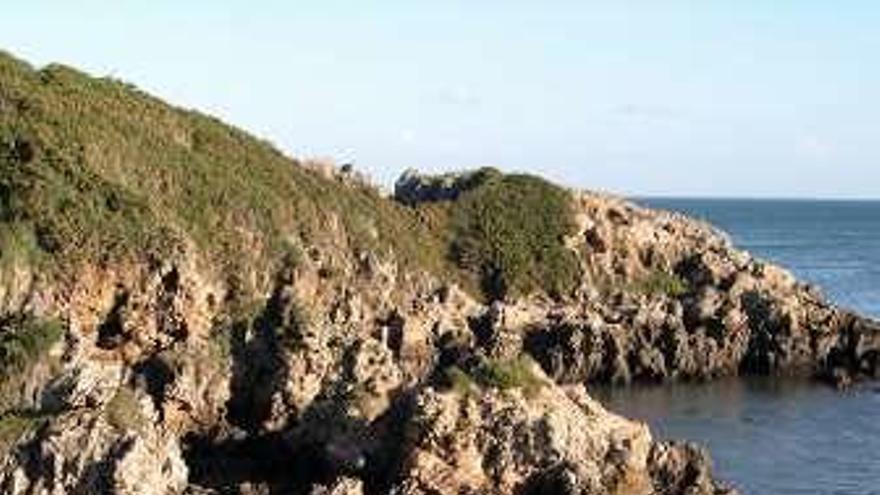 La ubicación de la cueva de Entrellusa, cerca de Carranques.