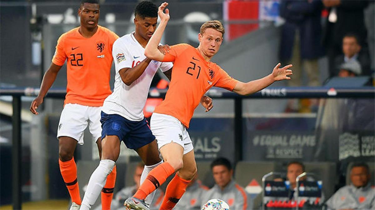 A De Jong no le puede la presión del rival: volvió a dejar detalles de calidad ante Inglaterra