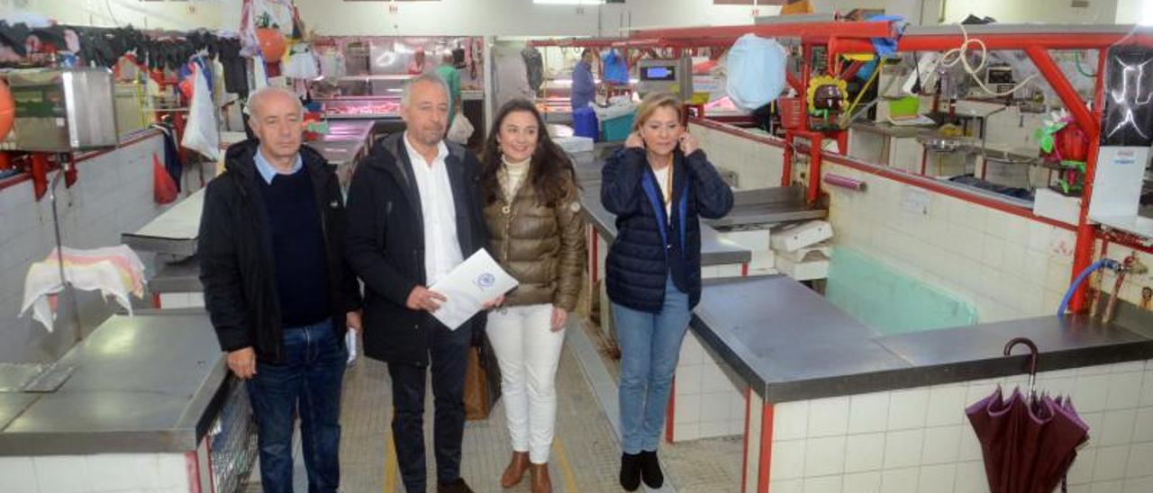 El Partido Popular eligió la plaza de abastos de Cambados para presentar las enmiendas a los Presupuestos Generales del Estado.