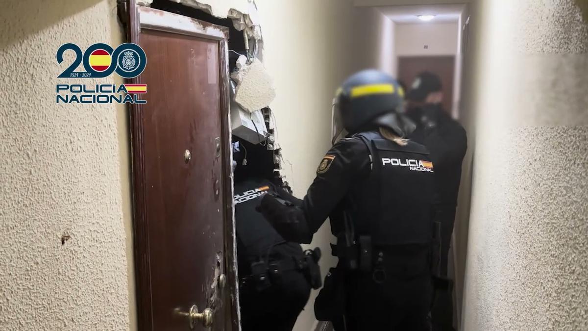 Uno de los registros efectuados por la policía en los últimos meses.