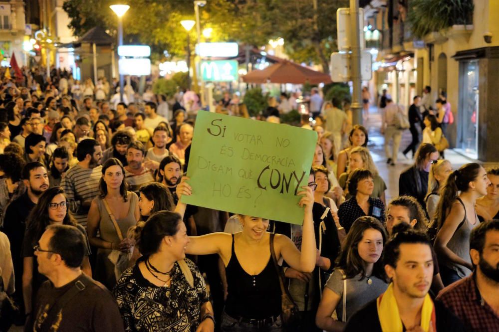 Unas 3.500 personas se manifiestan en Palma a favor del "derecho a decidir de los catalanes"