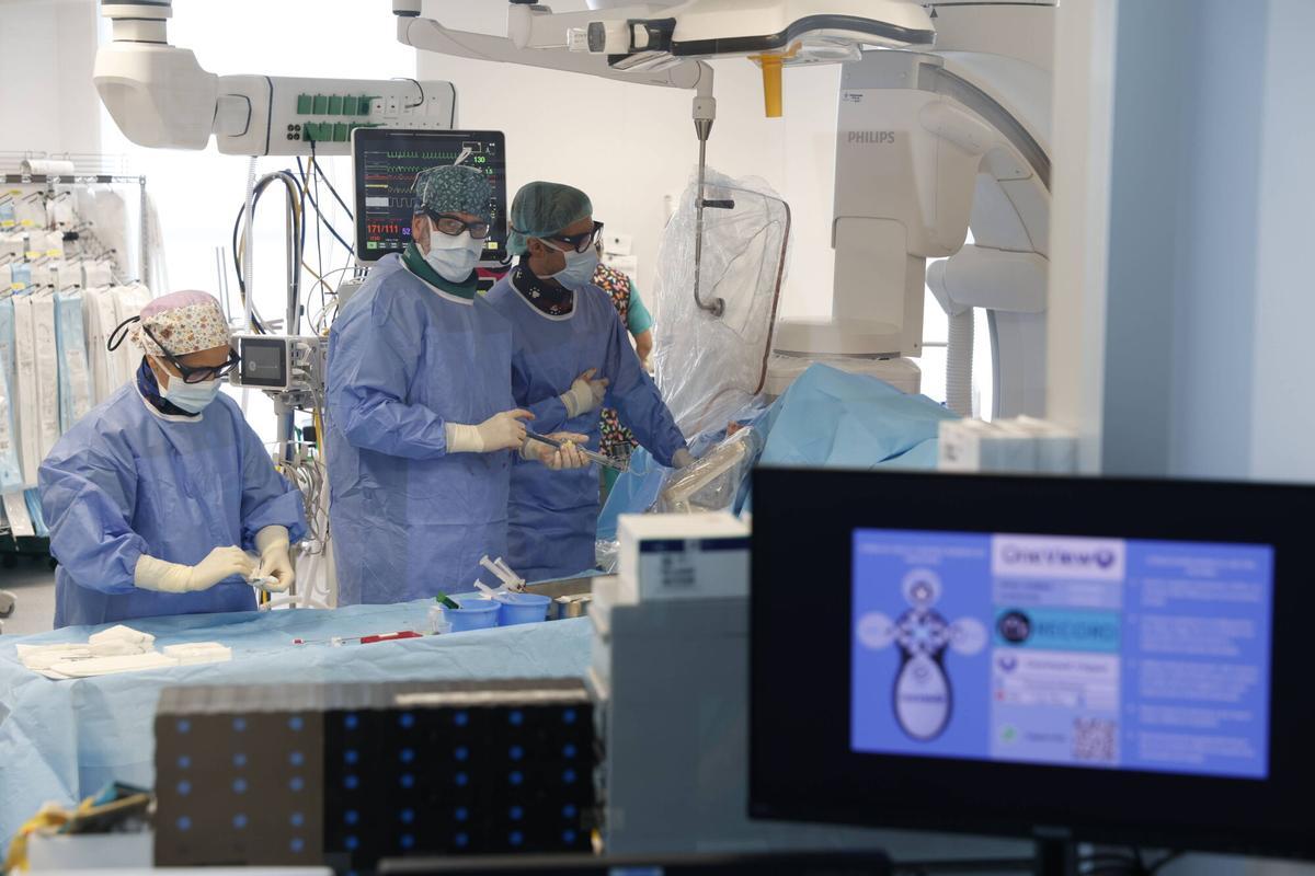 El servicio de Angiología y Cirugía Vascular ya ha realizado dos intervenciones con este procedimiento.