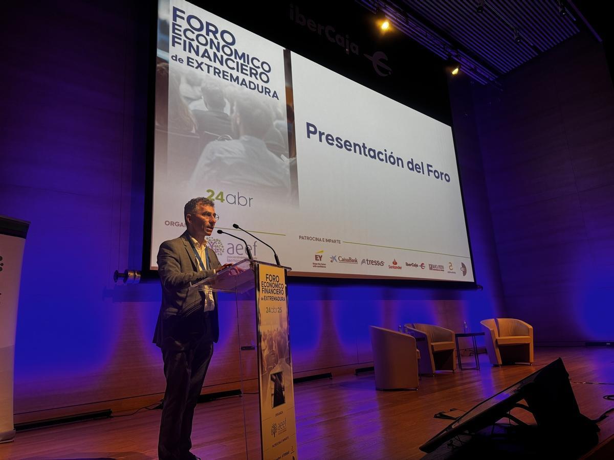 Imagen del Foro Económico Financiero en su primera edicion.