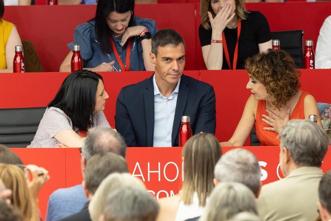 El PP cree que el PSOE "va a ser imputado por financiación ilegal" y que la imputación de Sánchez "puede llegar"