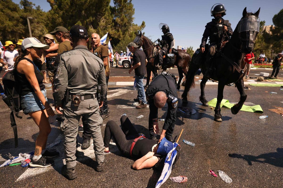 Las protestas masivas continúan en Israel por la reforma judicial