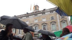 Els barcelonins han participat en els actes de la Mercè aquest matí malgrat la pluja.