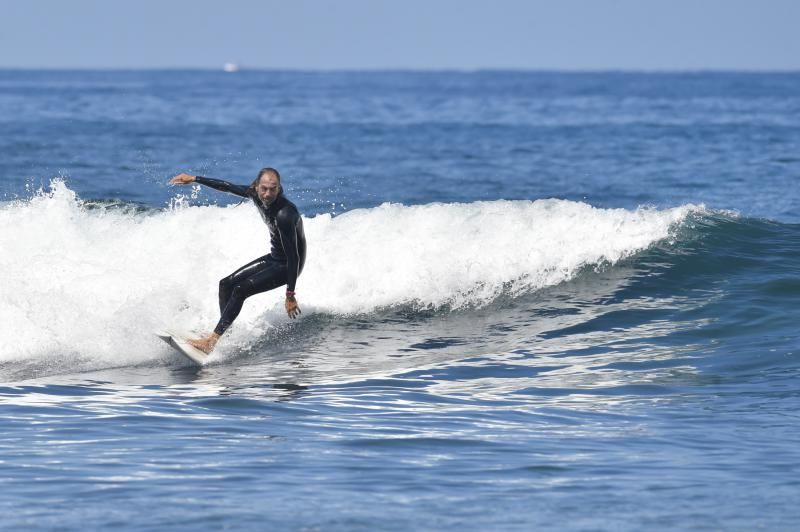 La ola surfera de Playa del Hombre