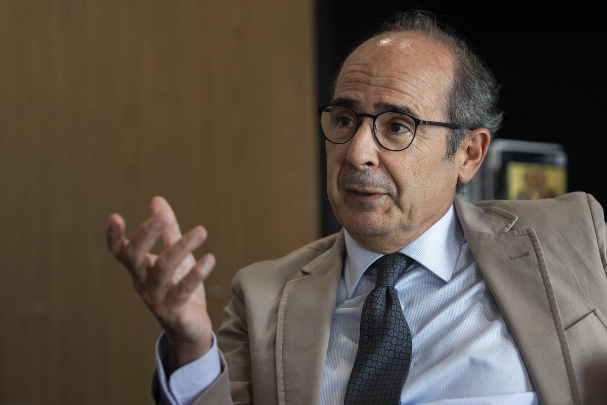 El filósofo rector, Higinio Marín, durante la entrevista.