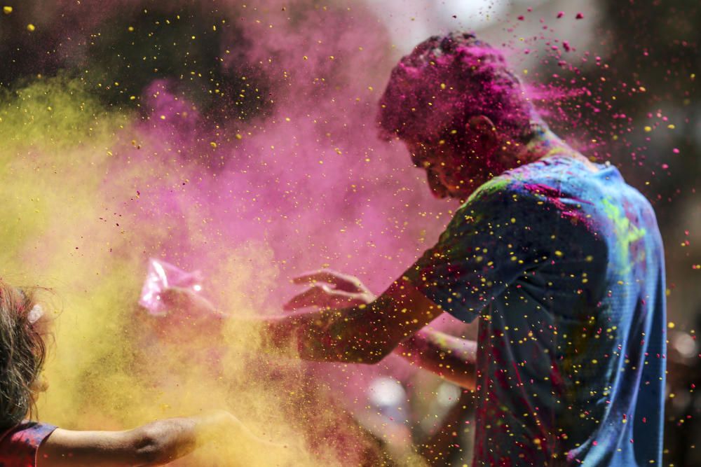 El Holi Festival de la India da la bienvenida al buen tiempo