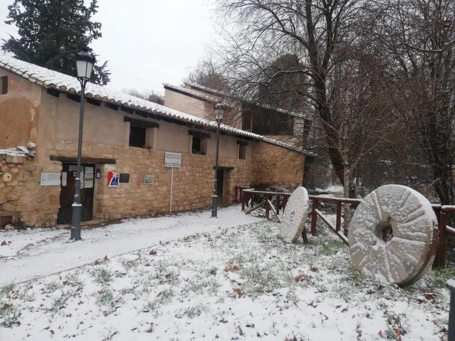 La nieve cubre Los Serranos y el Rincón de Ademuz