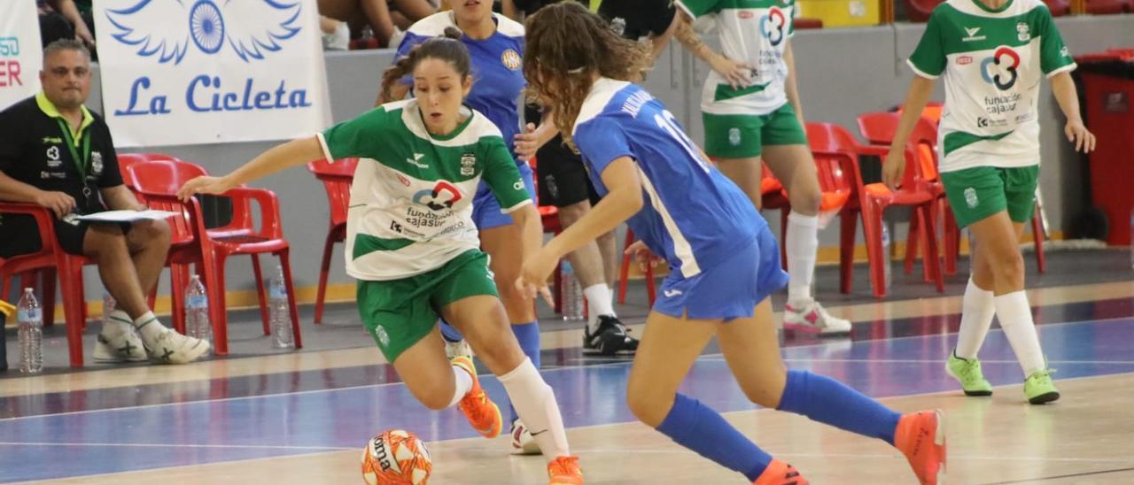 Lance del partido entre el Cajasur Deportivo Córdoba y el Xaloc Alicante.