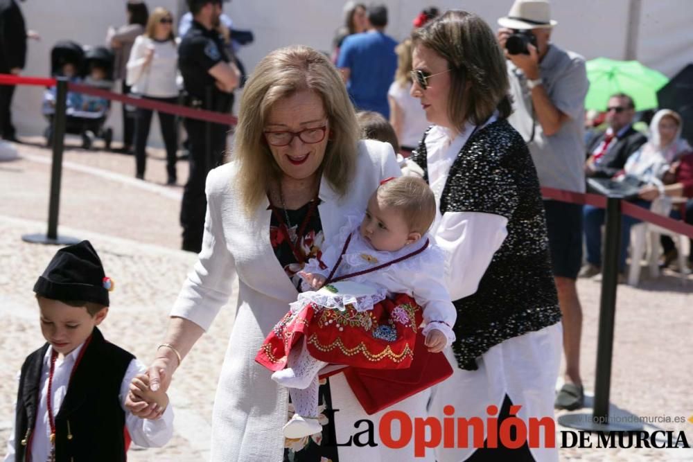 Ofrenda de flores en Caravaca: imposición de cruce