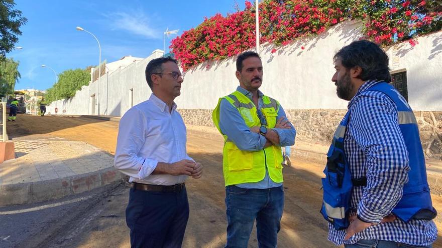 El edil de Servicios Públicos visita una de las obras de asfaltado.