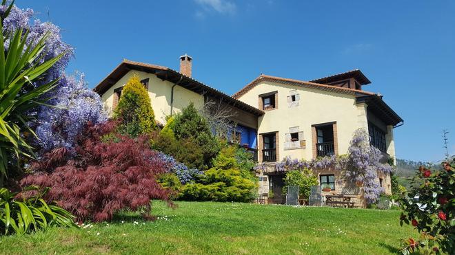 Hotel HEREDAD DE  LA CUESTE, Llenín, Cangas de Onís (Asturias)