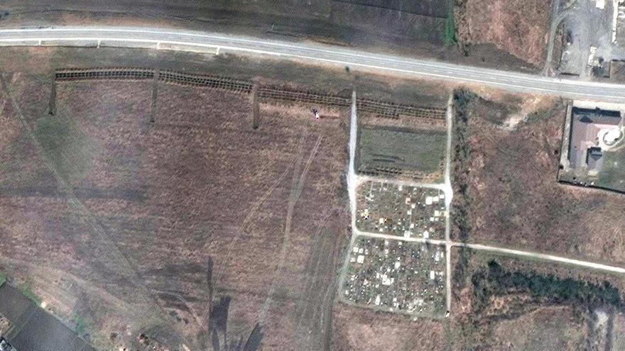 L&#039;alcalde de Mariúpol denuncia fosses comunes amb imatges de satèl·lit