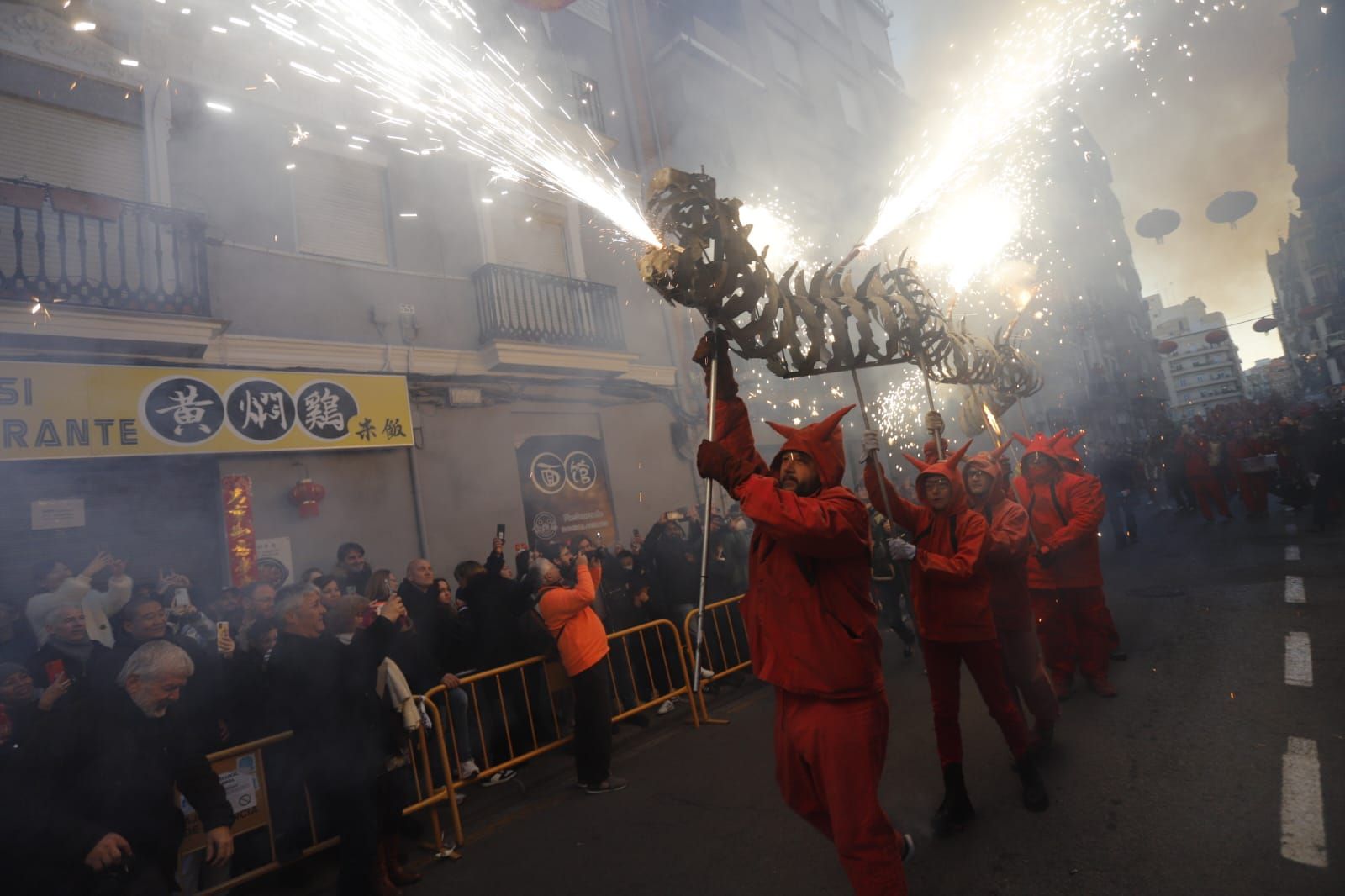 València recibe el nuevo año chino en una multitudinaria celebración