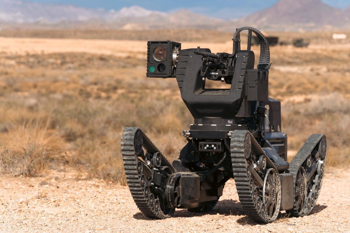 Un robot de desactivación de explosivos fabricado en Binéfar por la empresa del grupo Escribano.