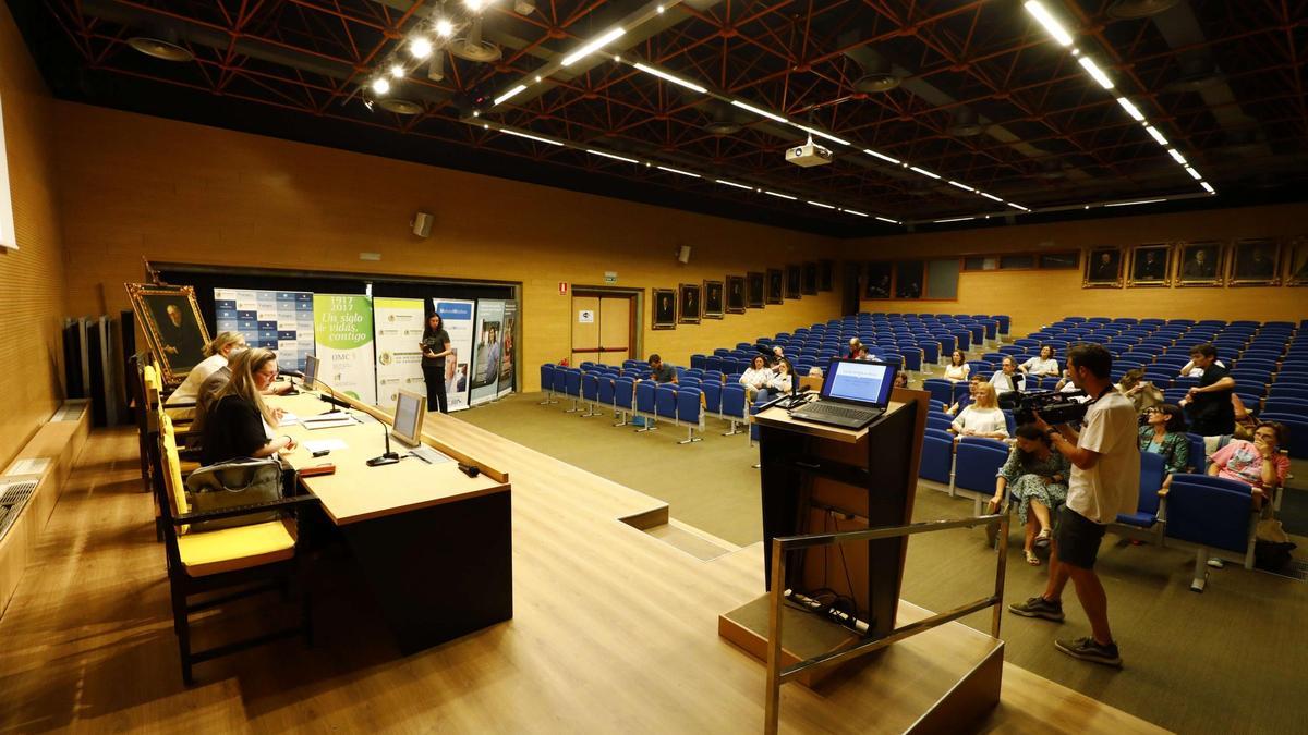 Asamblea de Cemsatse en el colegio oficial de Médicos de Zaragoza, este jueves.