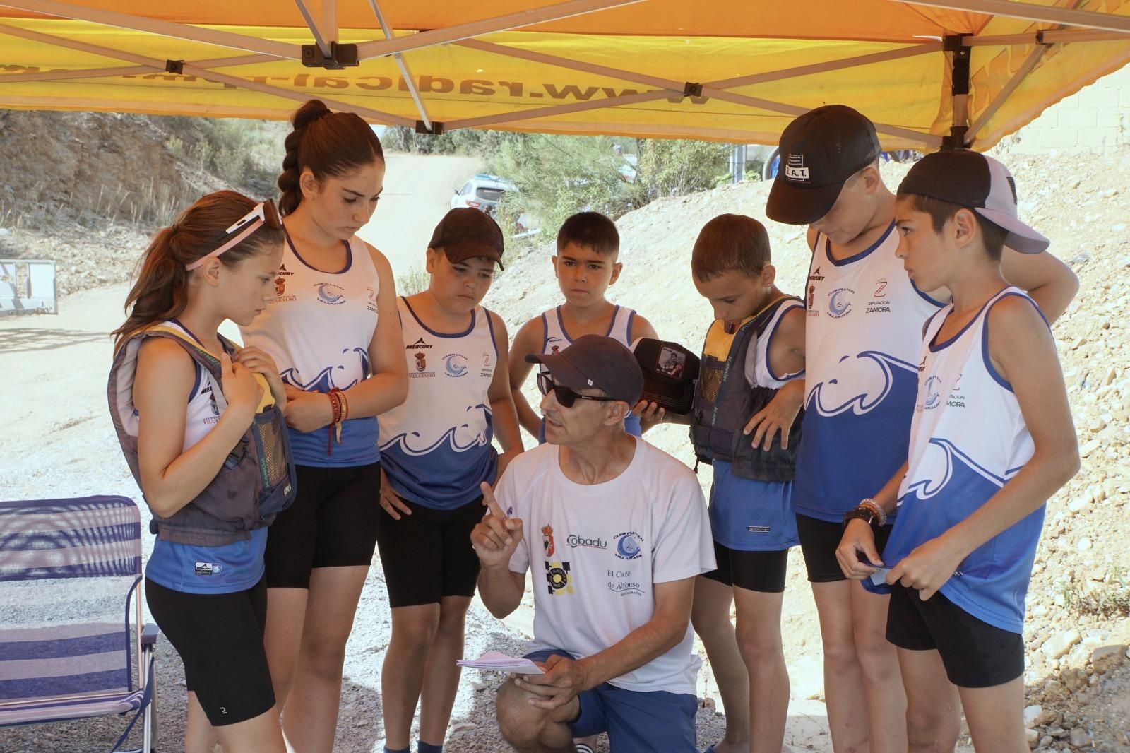 GALERÍA | Campeonato de piragüismo en la nueva "playa" de Aliste: la cantera de San Vicente