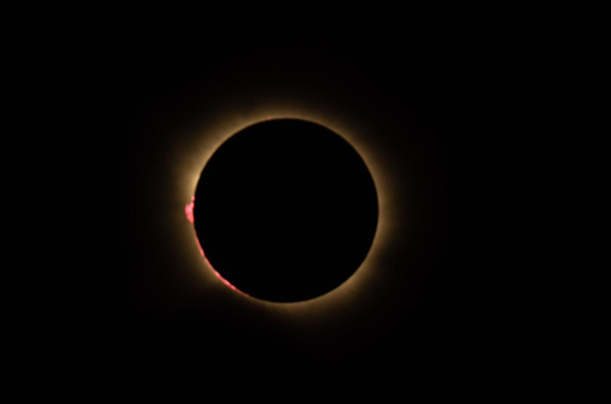 Se cumplen 24 horas de un día para la historia en A Coruña: recordamos el eclipse total de sol desde la Torre de Hércules Se cumplen 24 horas de un día para la historia en A Coruña: recordamos el eclipse total de sol desde la Torre de Hércules