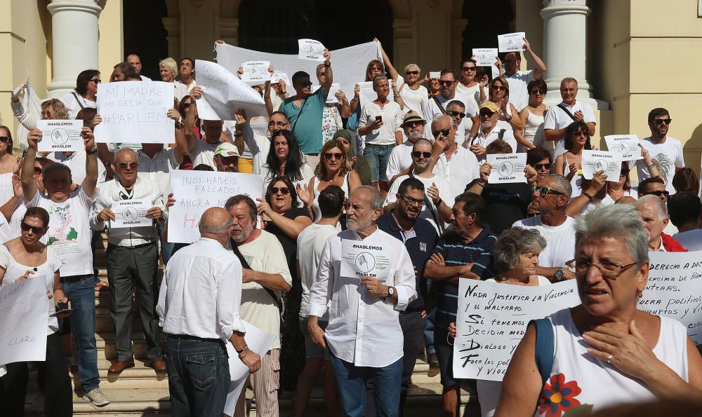 Concentración en Málaga por el diálogo entre el Gobierno y a la Generalitat