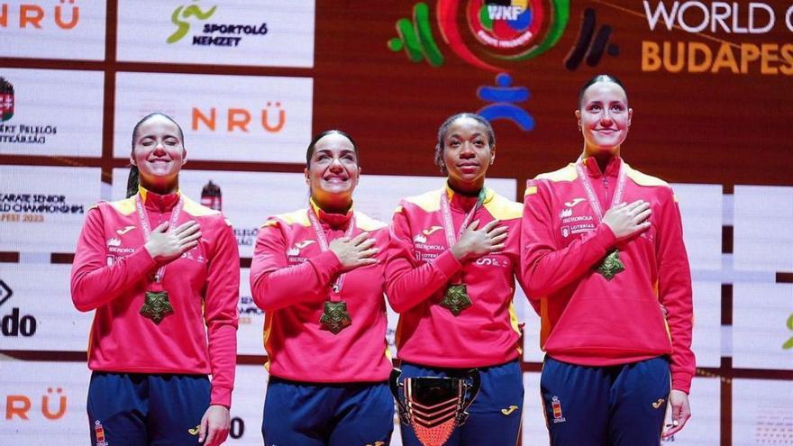 La selección femenina de Irene Colomar conquista el oro en el Mundial de kárate