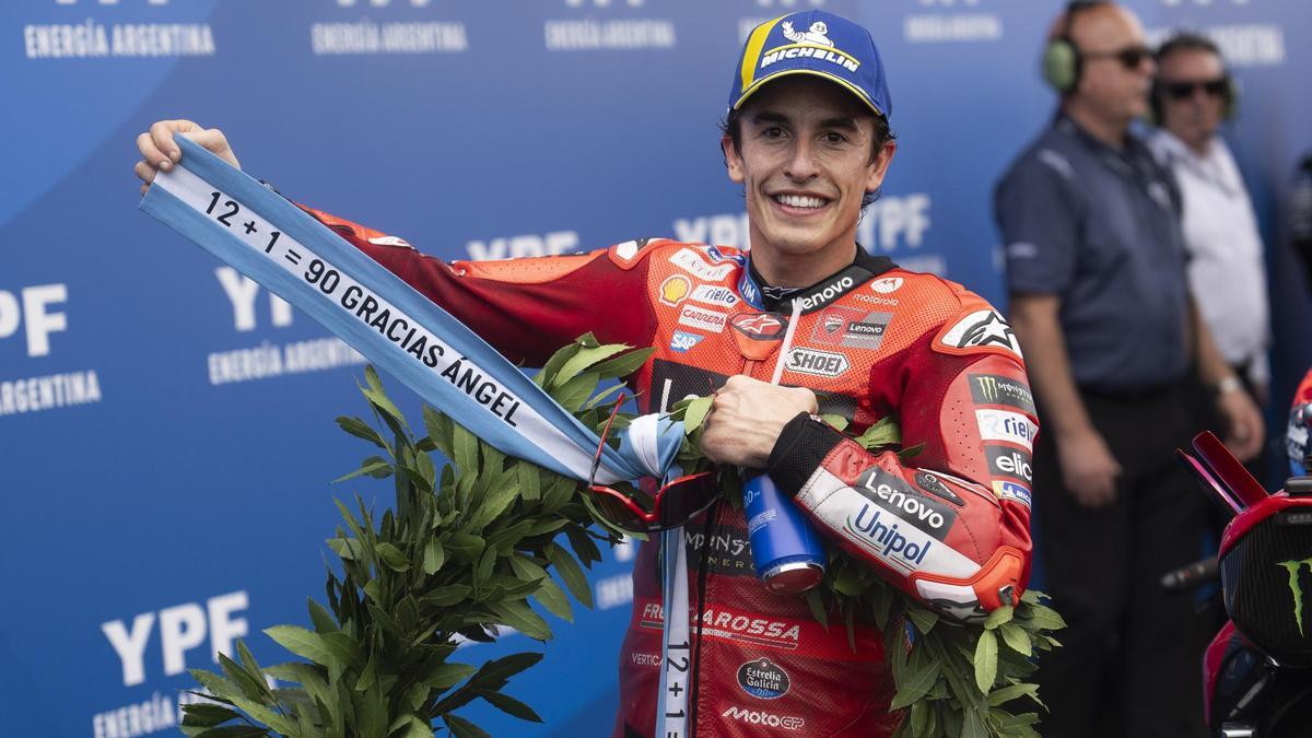 Marc Márquez ha homenajeado, hoy, en Argentina, al mítico y popular Ángel Nieto.