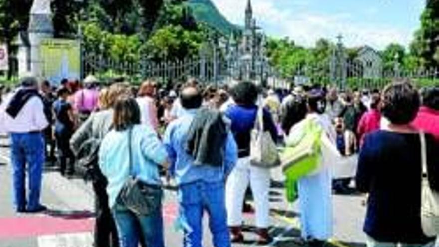 Desalojados 30.000 peregrinos de Lourdes por aviso de bomba