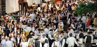 El Baile de Magos reúne a 12.000 personas en torno a 700 mesas