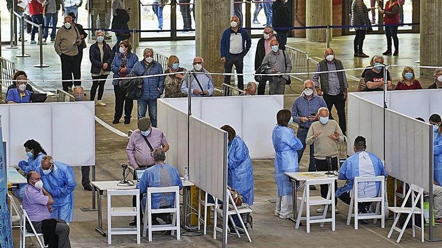 Vacunació massiva al Palau de Fires de Girona.