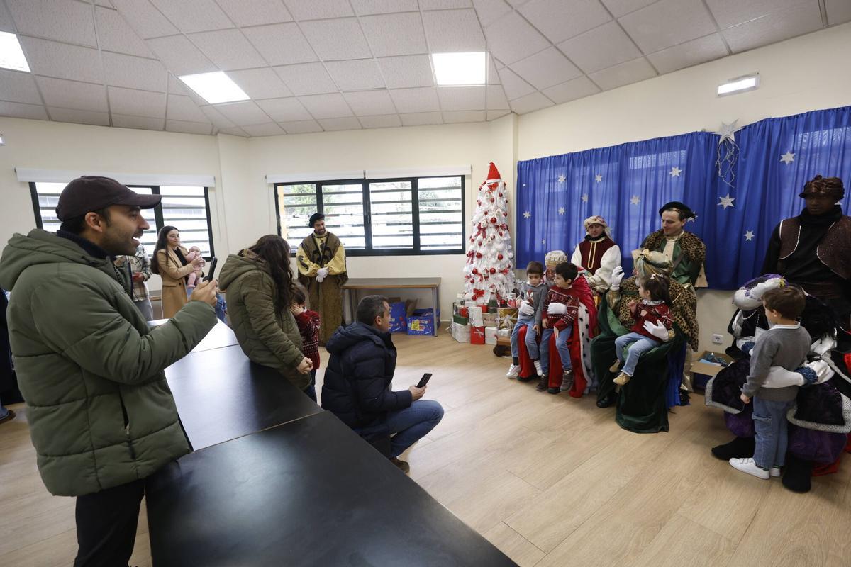 12:30 · Centro Social de Colloto — Recepción de Reyes