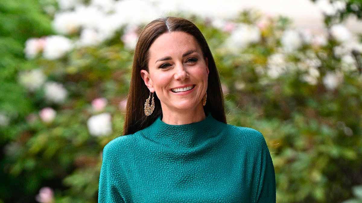 Kate Middleton elige un vestido de la diseñadora Edeline Lee para su cita con la moda británica en el Museo del Diseño de Londres