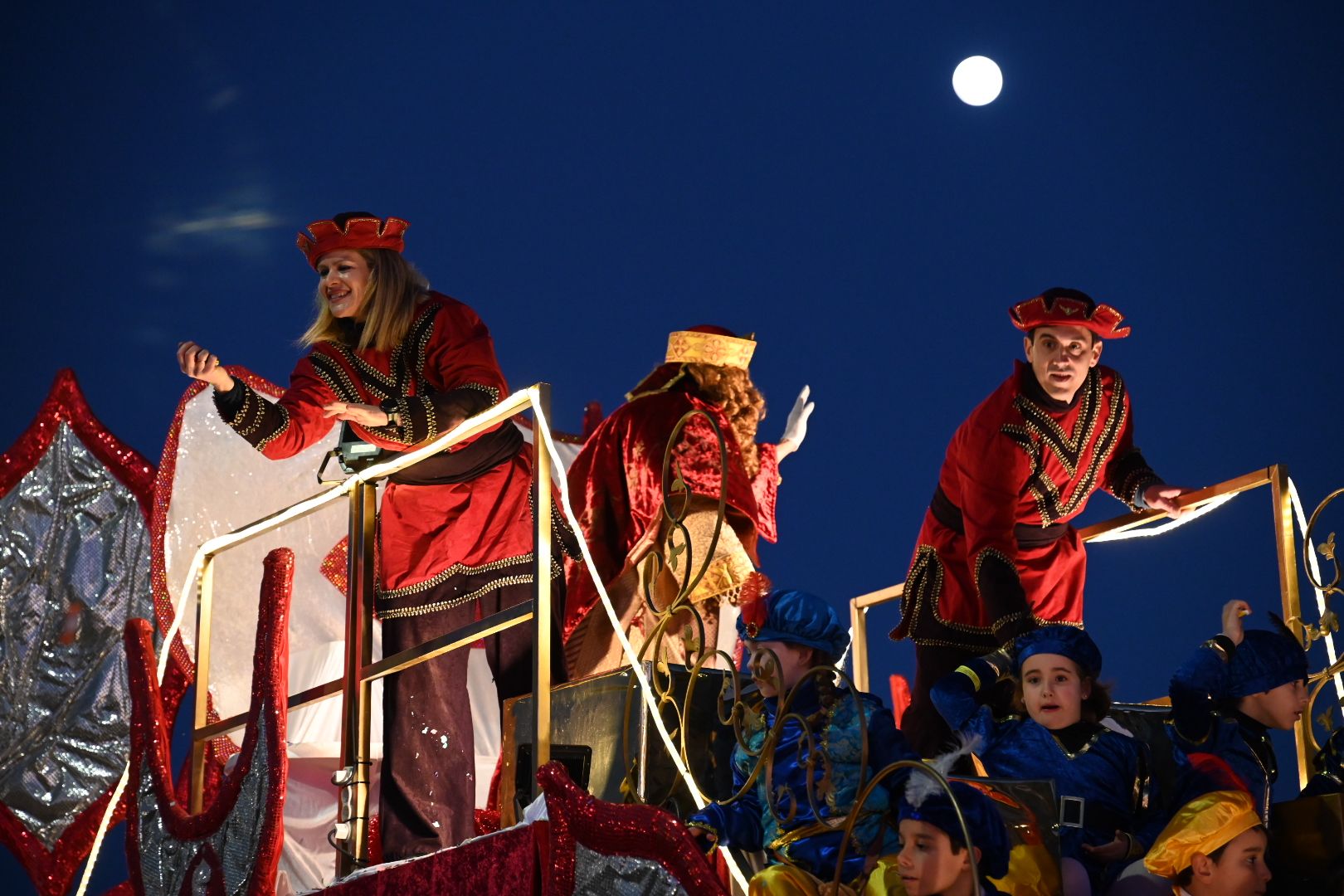 GALERÍA | Las imágenes de la cabalgata de Reyes Magos en Badajoz