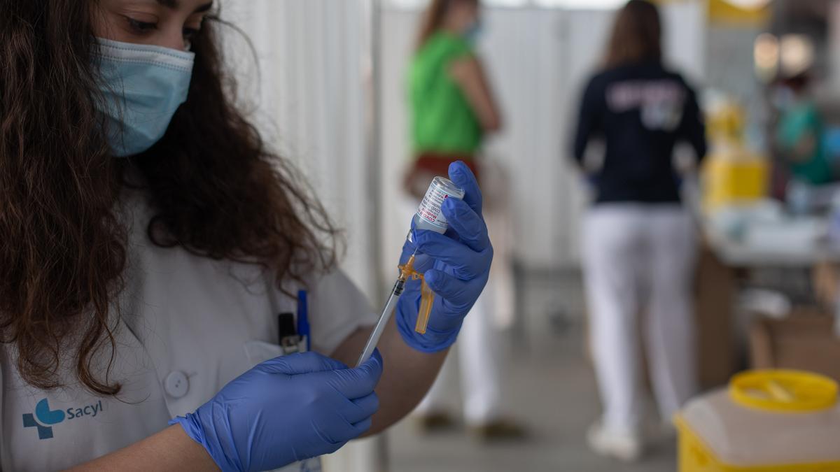 Vacunación contra el coronavirus en Ifeza, Zamora.