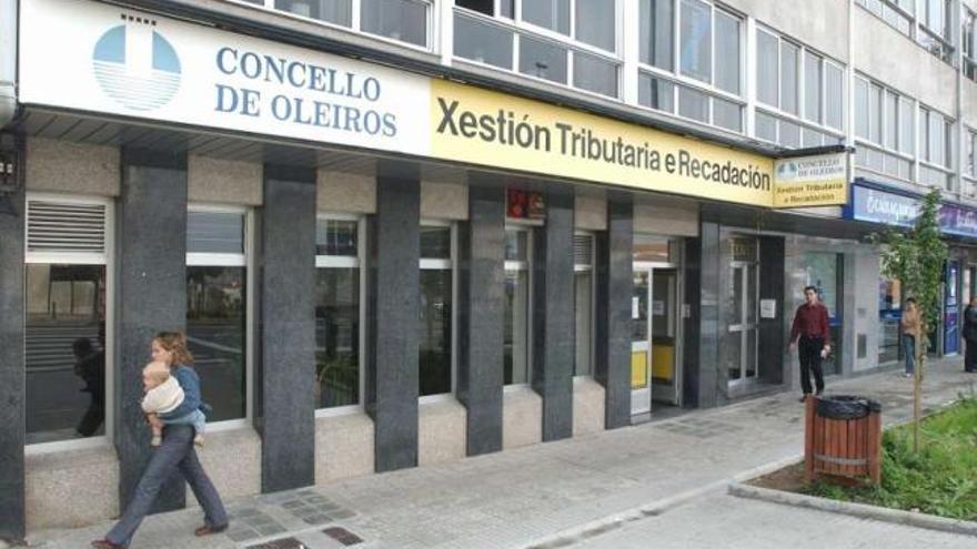 Oficina municipal de Recaudación en Oleiros. / víctor echave