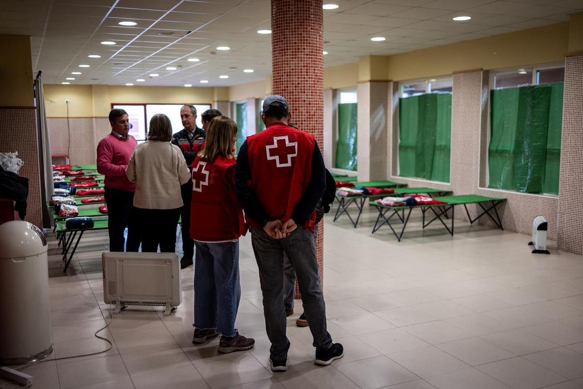 Así se han instalado los vecinos de Zaragoza en los pabellones por el aumento del caudal del río Ebro