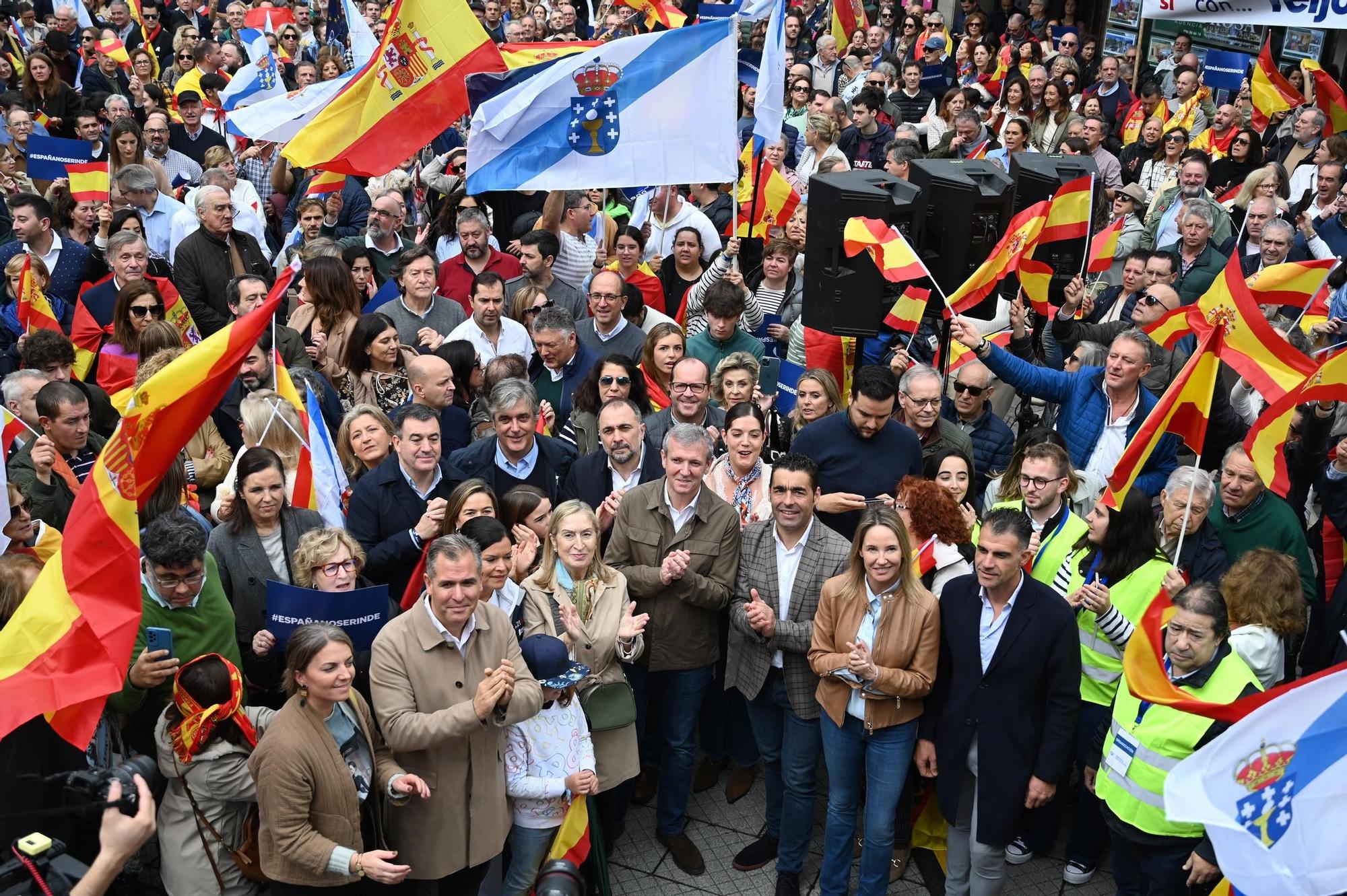 Contrarios a la amnistía se unen en una manifestación en Pontevedra