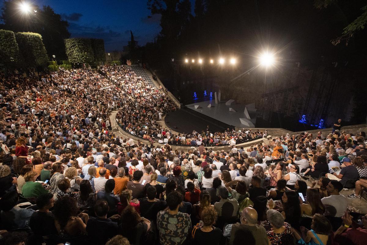 La mítica NDT inauguró el Grec con tres pequeñas joyas de danza contemporánea