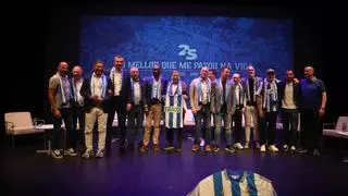 Baño de masas y de nostalgia en el Ágora con el título de liga del Dépor