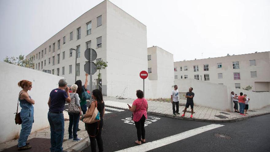 Edificios de Visocan en un barrio tinerfeño.