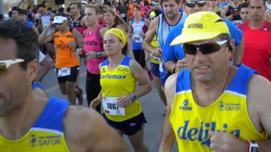 La organización de la Mitja Marató llega a un acuerdo con Renfe para el transporte de los participantes