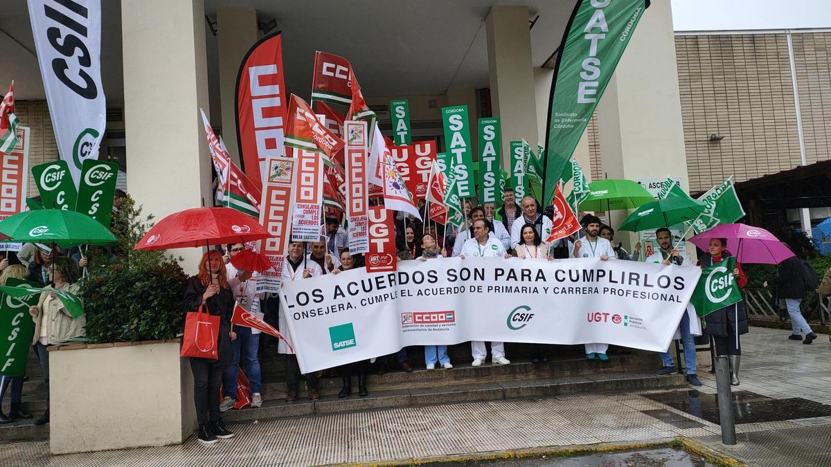 PROTESTA EN LA SANIDAD PÚBLICA | Los sindicatos denuncian la falta de ...
