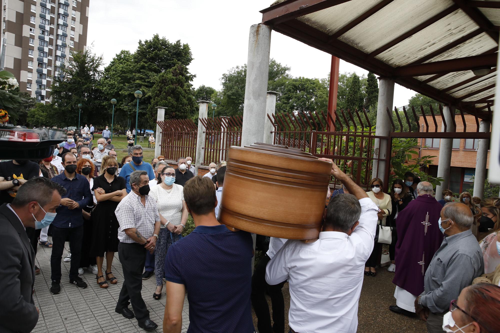 Una pasarela de guardias civiles despide a Eladio Currás, el compañero jubilado fallecido en un incendio en Gijón