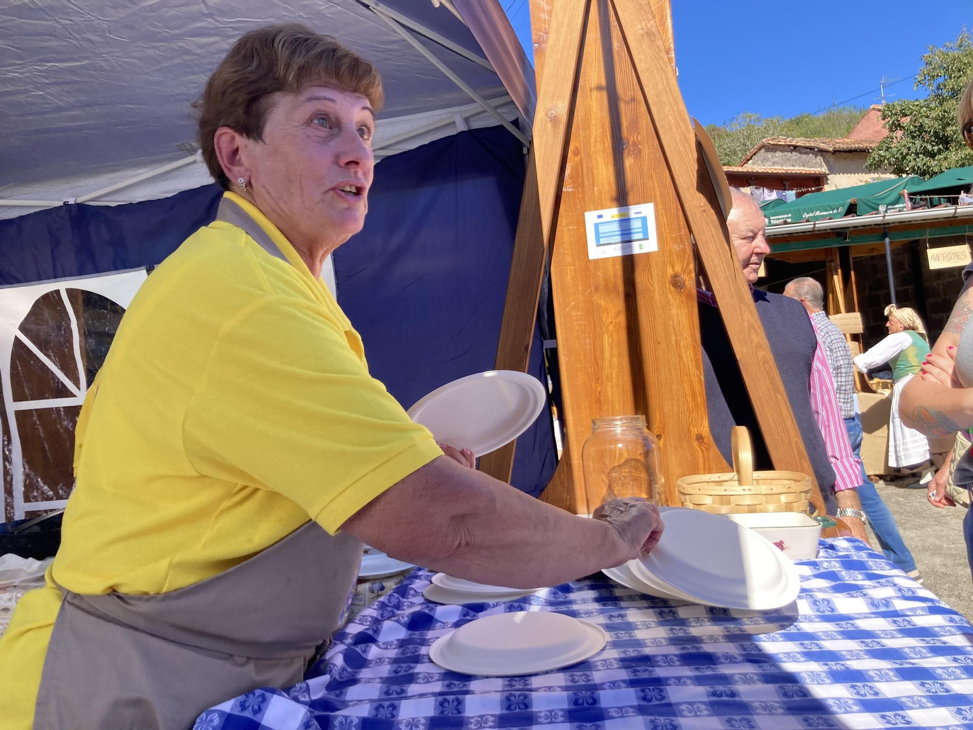 El ambiente "más guapo y asturiano" en la Feria de los Figos de Rozaes: así discurrió la soleada jornada de domingo