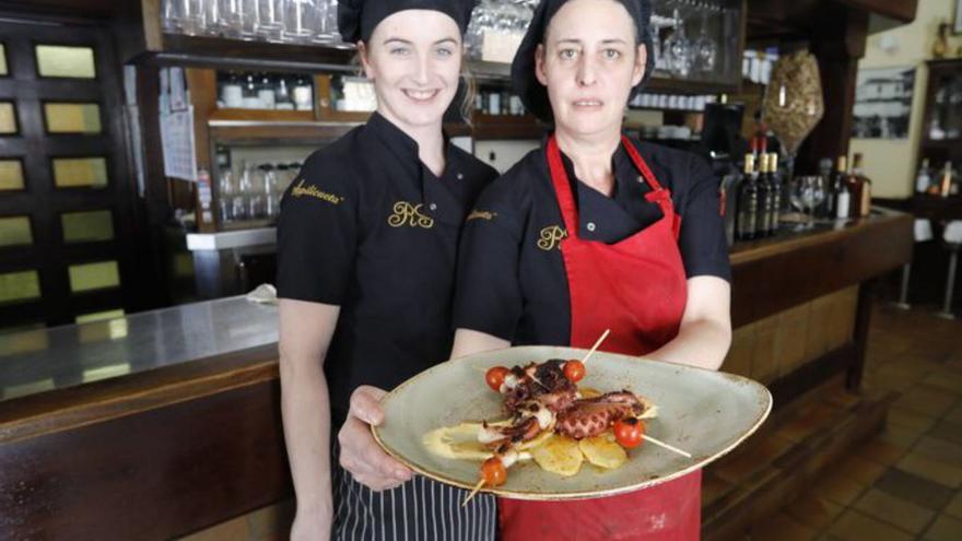 El pulpo reina en las cocinas de Gozón y Carreño en el primer día de su fiesta