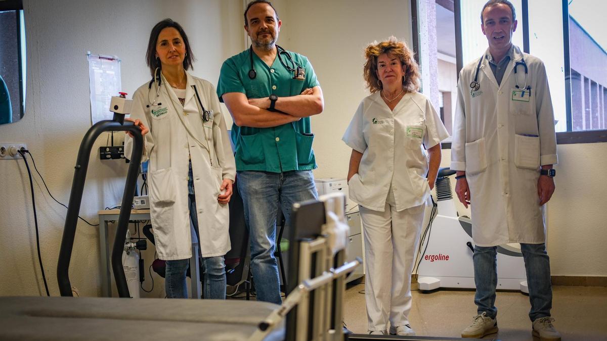 El equipo médico: la doctora Sandra Vaello, los doctores Javier Doncel y Eugenio Dávila, además de la enfermera especializada Amelia Arévalo.