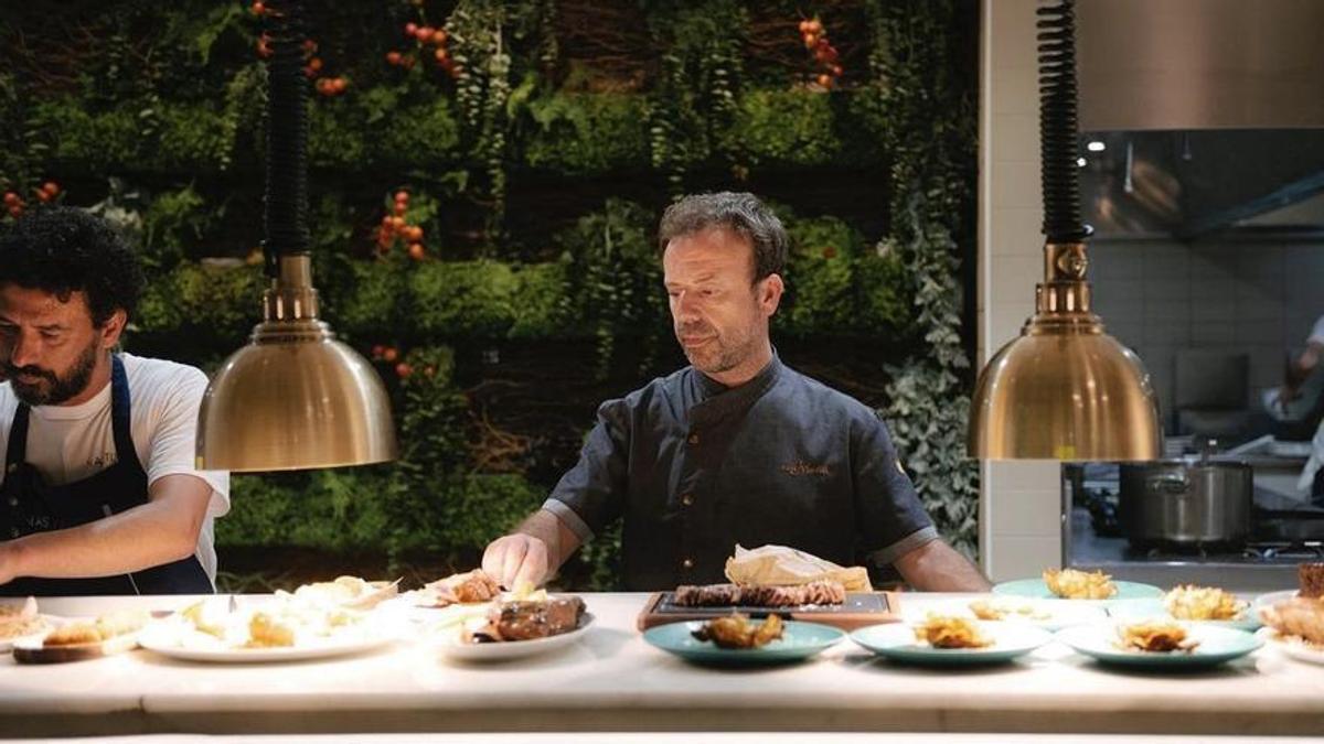 Nastura, en el Gran Bulevar el Vasco de Oviedo (Víctor Chávarri, 2).