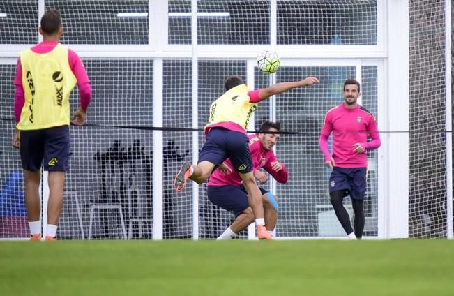 Entrenamiento UD LAS PALMAS en Barranco Seco ...