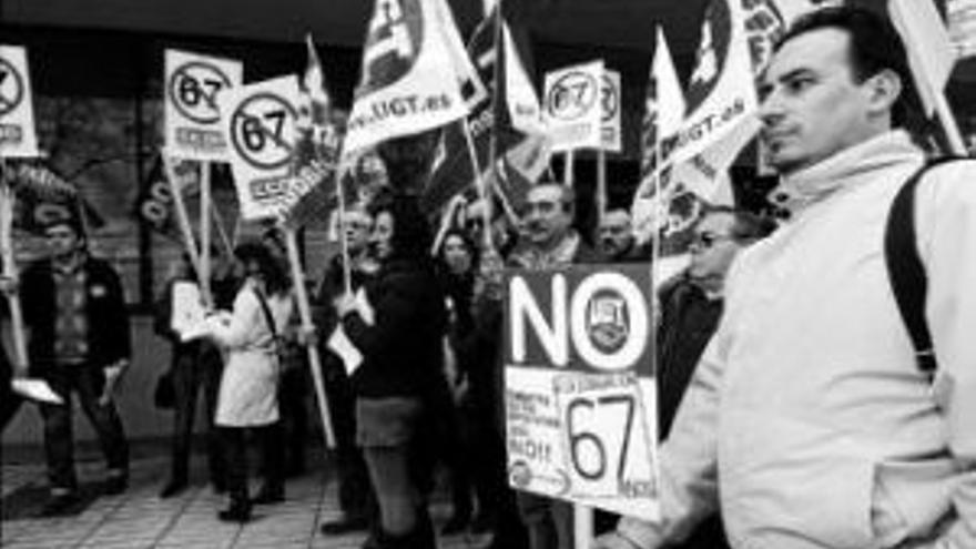 UGT y CCOO hacen campaña contra la jubilación a los 67