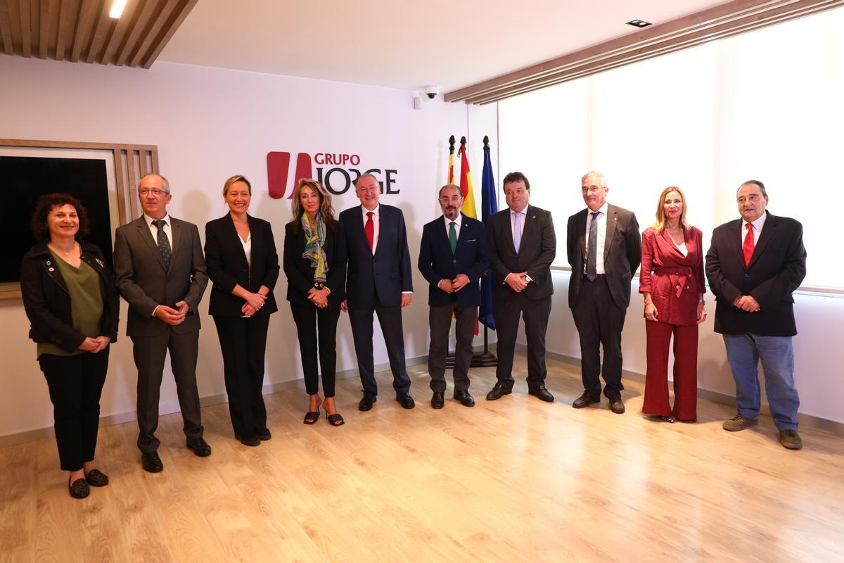 Representantes del Grupo Jorge y del Gobierno de Aragón, este lunes en la presentación del nuevo proyecto de inversión en la sede de la compañía en el recinto de la Expo.